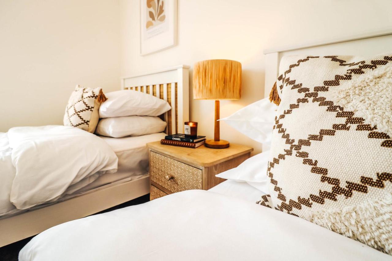 Principality View Apartment Two, By Solace Stays Cardiff Eksteriør billede