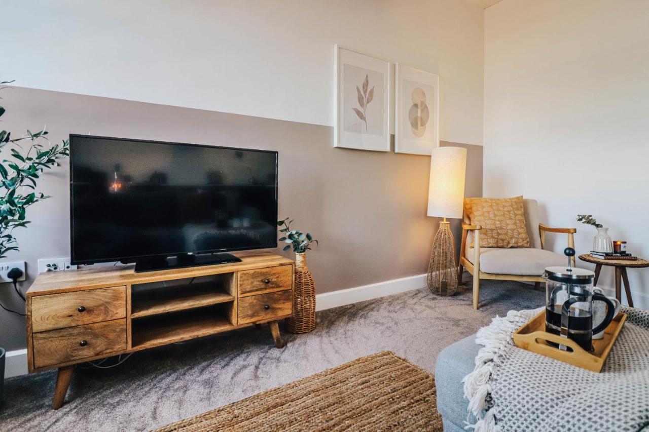 Principality View Apartment Two, By Solace Stays Cardiff Eksteriør billede