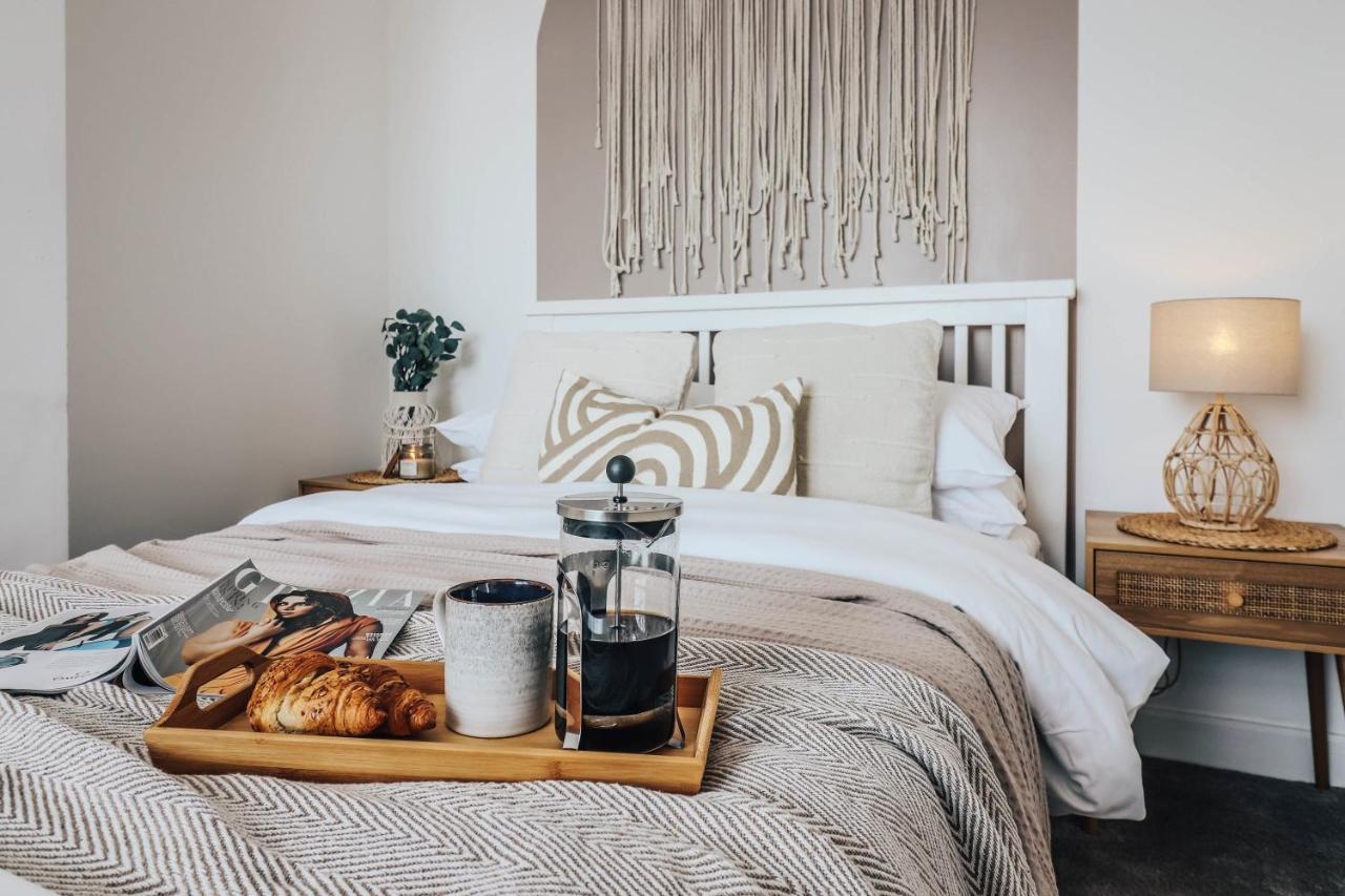 Principality View Apartment Two, By Solace Stays Cardiff Eksteriør billede