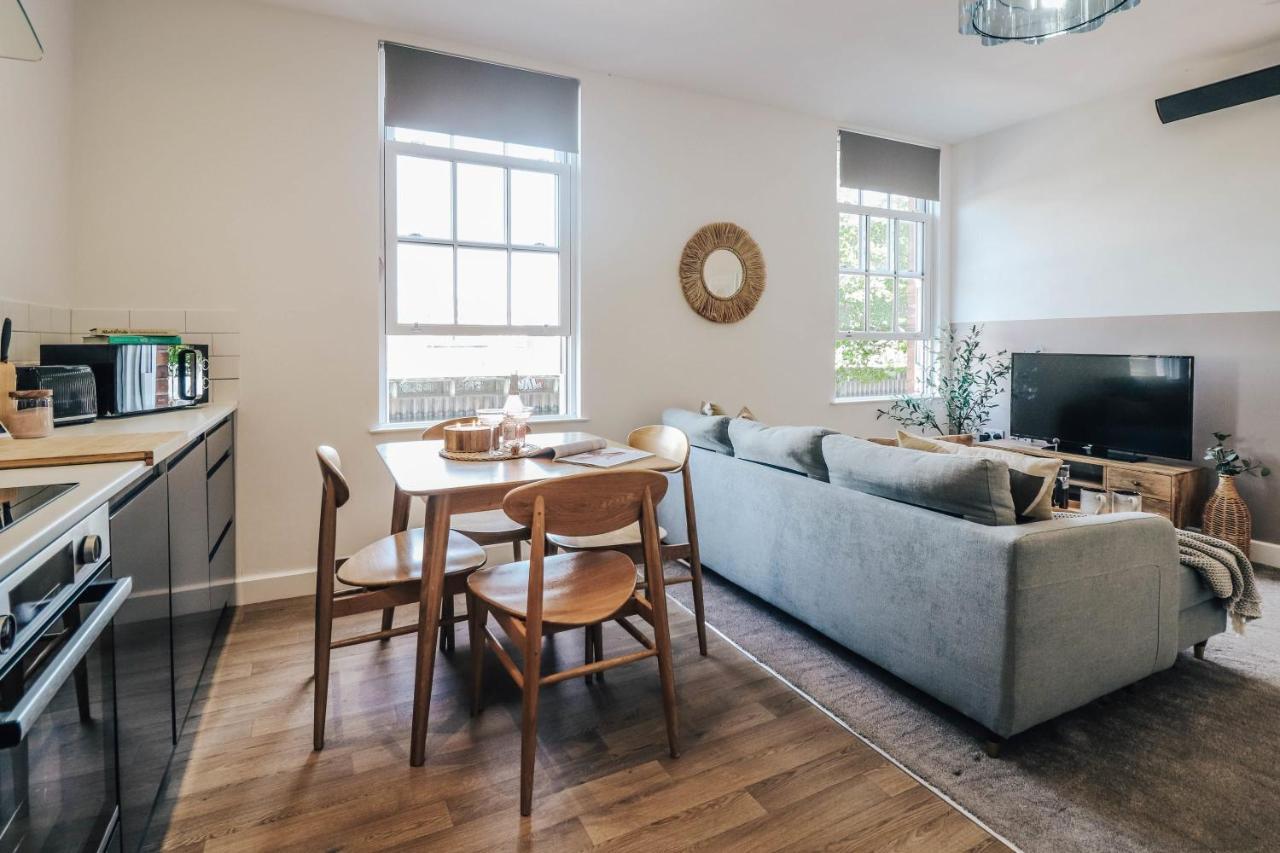 Principality View Apartment Two, By Solace Stays Cardiff Eksteriør billede