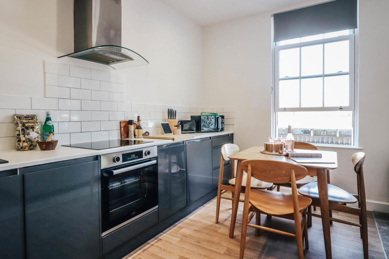Principality View Apartment Two, By Solace Stays Cardiff Eksteriør billede