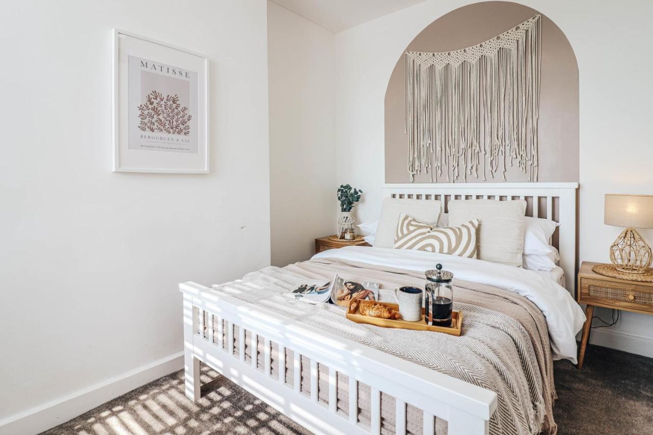 Principality View Apartment Two, By Solace Stays Cardiff Eksteriør billede