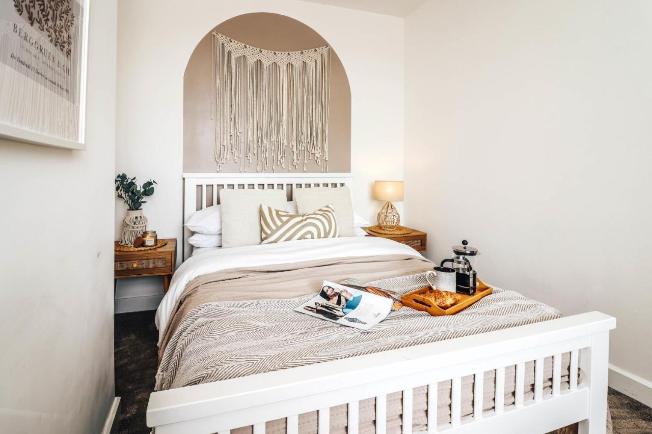 Principality View Apartment Two, By Solace Stays Cardiff Eksteriør billede