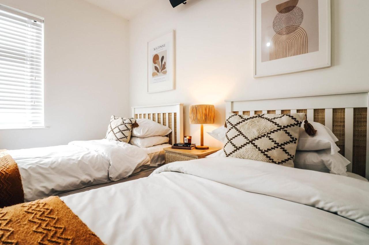 Principality View Apartment Two, By Solace Stays Cardiff Eksteriør billede
