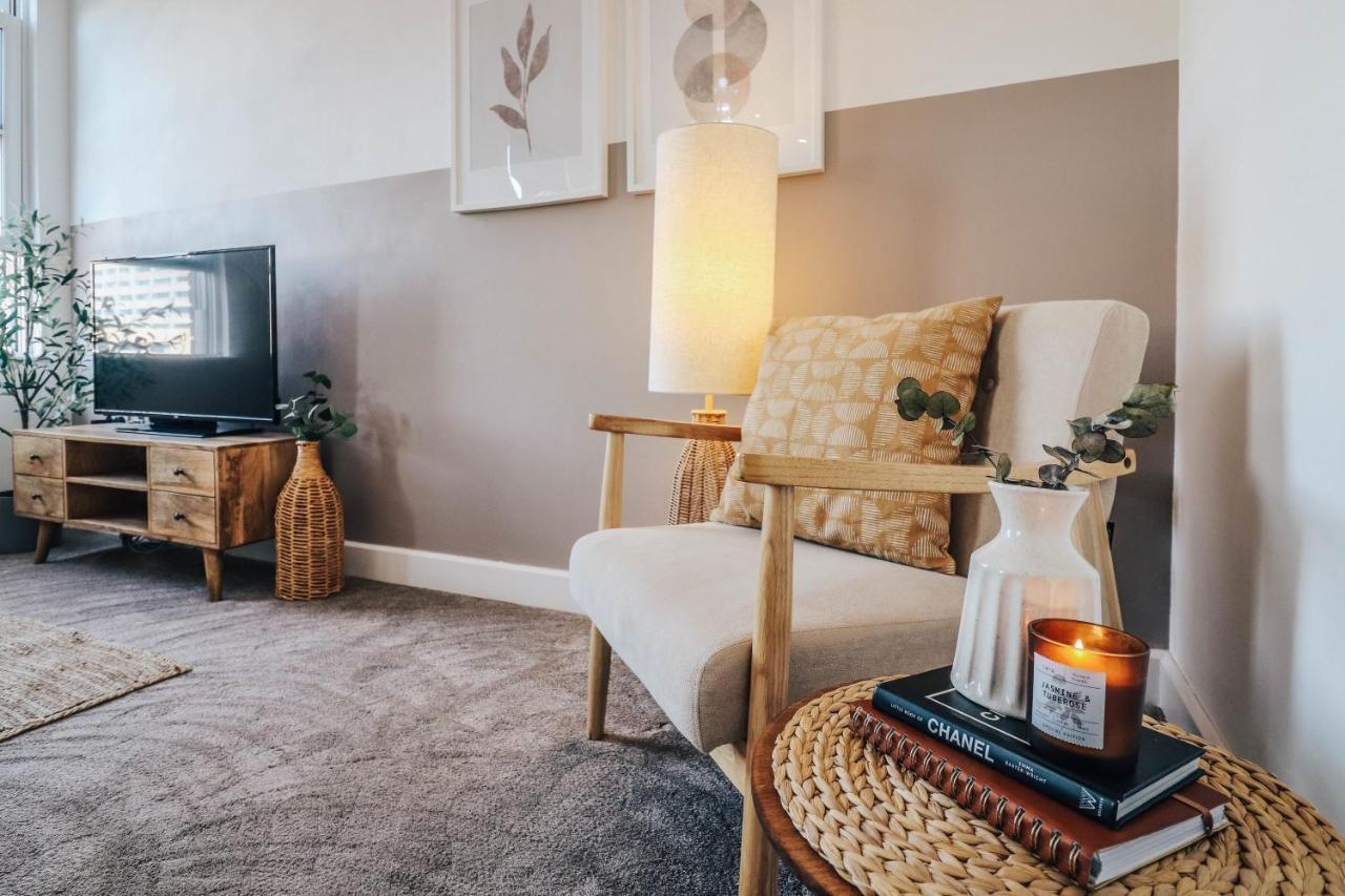 Principality View Apartment Two, By Solace Stays Cardiff Eksteriør billede