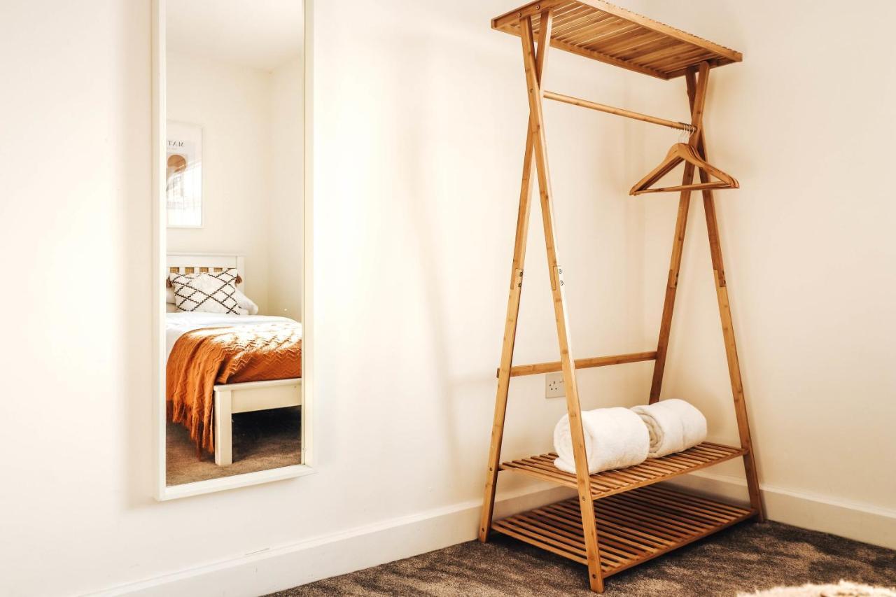 Principality View Apartment Two, By Solace Stays Cardiff Eksteriør billede