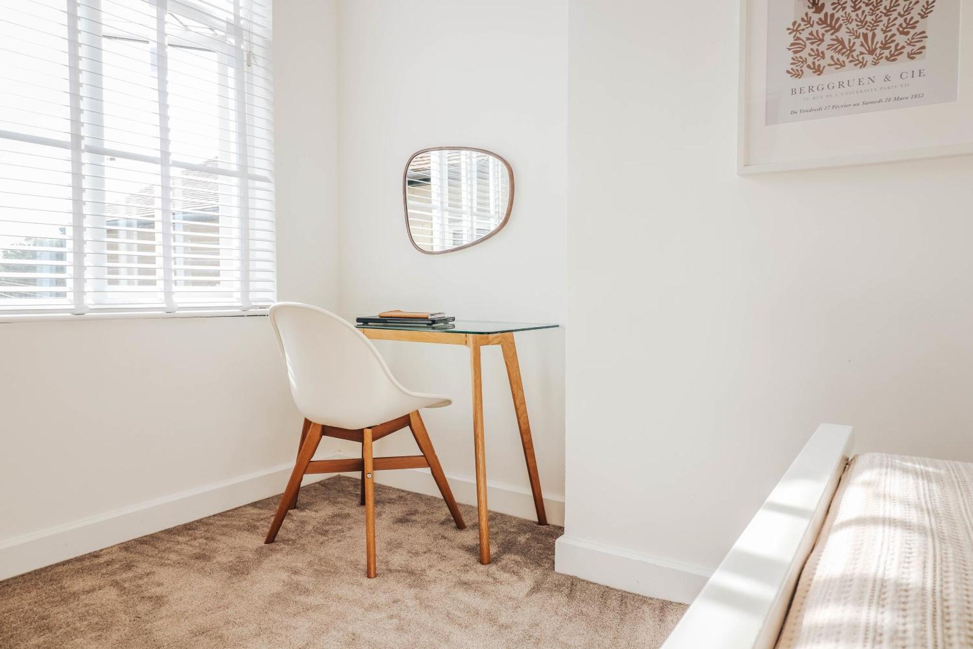 Principality View Apartment Two, By Solace Stays Cardiff Eksteriør billede